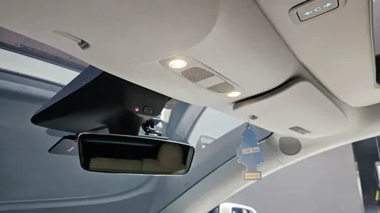Tesla Y AWD 2022 18