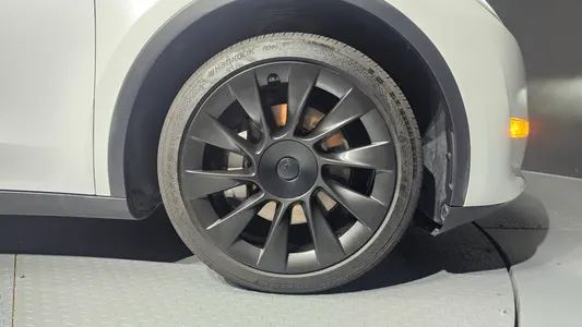 Tesla Y AWD 2022 22