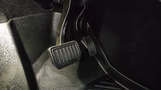 Tesla Y AWD 2022 37