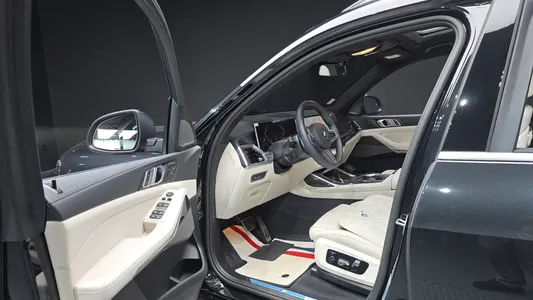 BMW X7 (G07) xDrive 40i M 7 2025 10