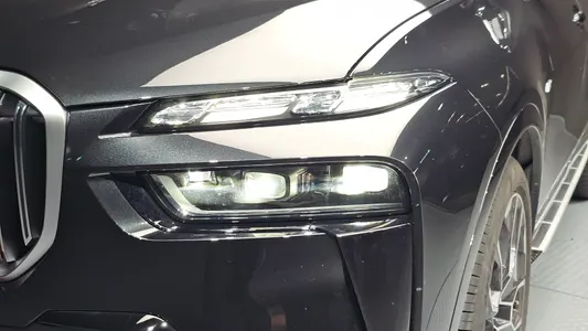 BMW X7 (G07) xDrive 40i M 7 2025 22
