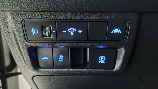 Hyundai (DN8) 2.0 LPG() 2020 17
