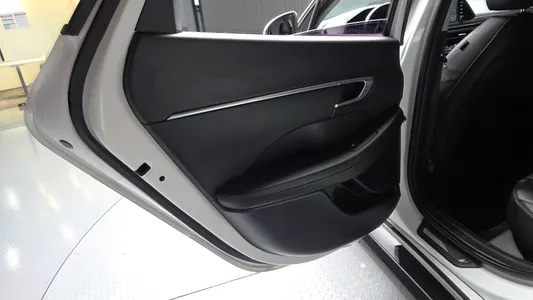 Hyundai (DN8) 2.0 LPG() 2020 25