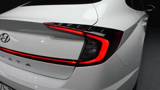 Hyundai (DN8) 2.0 LPG() 2020 23