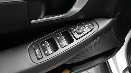 Hyundai (DN8) 2.0 LPG() 2020 29