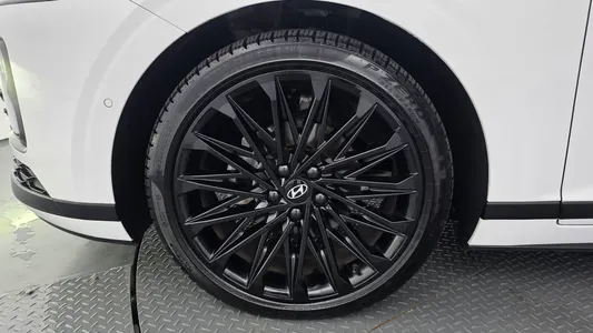 Hyundai (GN7) 2023 5