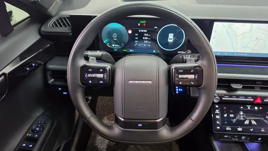 Hyundai (GN7) 2023 13