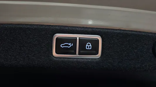 Hyundai (GN7) 2023 19
