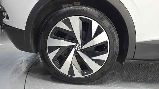 Volkswagen ID.4 2023 5