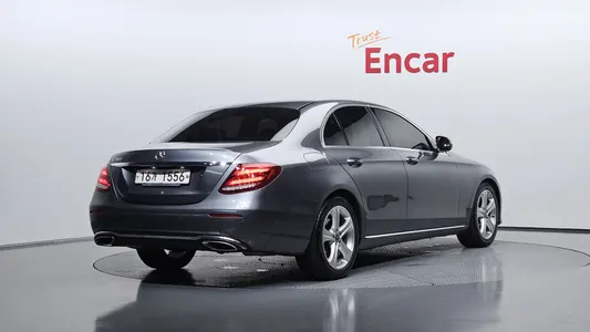 Mercedes-Benz E-Class W213 E200 2017