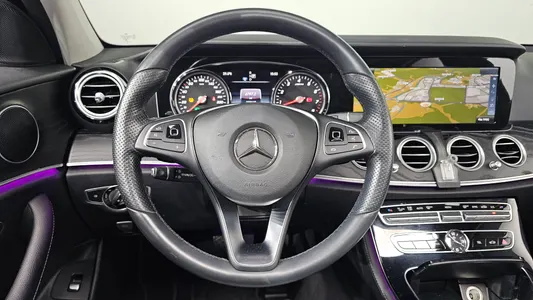 Mercedes-Benz E-Class W213 E200 2017 12