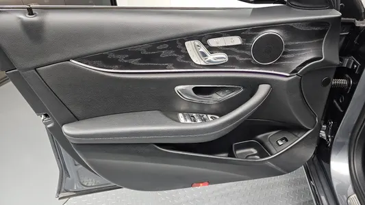 Mercedes-Benz E-Class W213 E200 2017 24