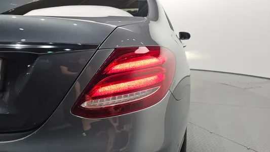 Mercedes-Benz E-Class W213 E200 2017 23