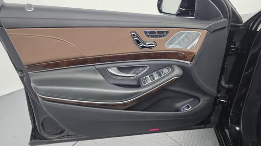 Mercedes-Benz S-Class W222 S560L 4MATIC 2019 24