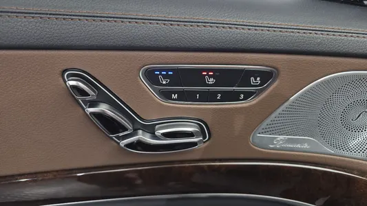Mercedes-Benz S-Class W222 S560L 4MATIC 2019 36