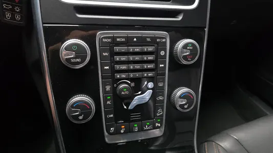 Volvo V60 T5 AWD 2015 16