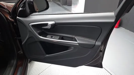 Volvo V60 T5 AWD 2015 24