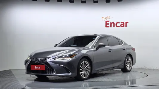 Lexus ES300h 7 2019
