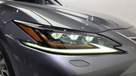 Lexus ES300h 7 2019 22
