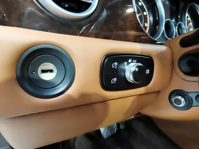 Bentley 2 4.0 2015 15
