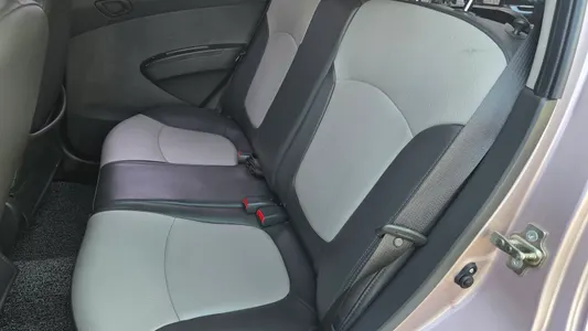 Chevrolet Spark LT 2012 11