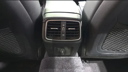 Genesis G70 3.3T 4WD 2021 36