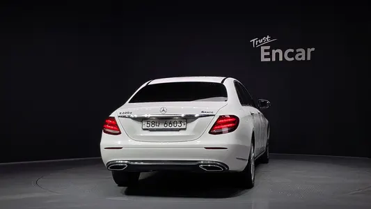 Mercedes-Benz E-Class W213 E220d 4MATIC 2017 4