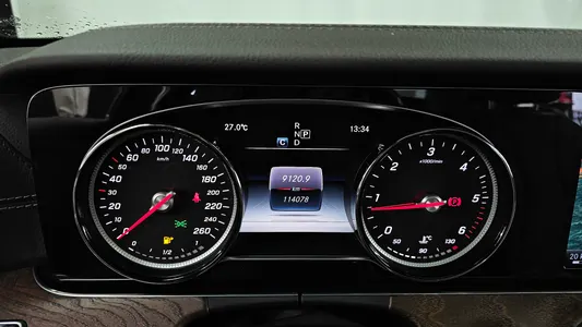 Mercedes-Benz E-Class W213 E220d 4MATIC 2017 8