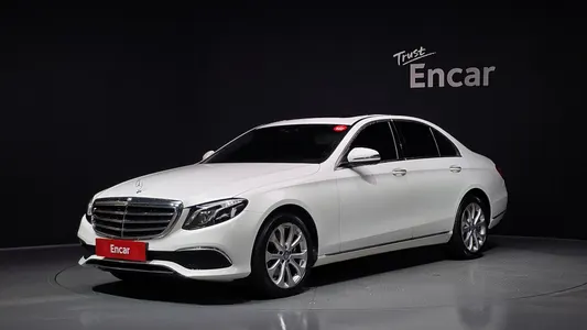 Mercedes-Benz E-Class W213 E220d 4MATIC 2017