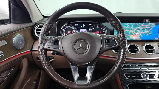Mercedes-Benz E-Class W213 E220d 4MATIC 2017 13