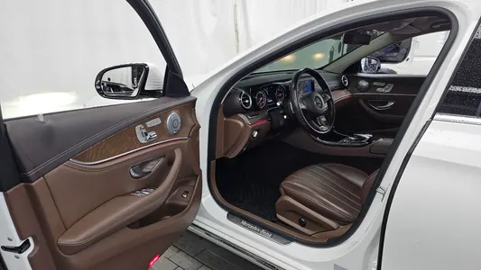 Mercedes-Benz E-Class W213 E220d 4MATIC 2017 10