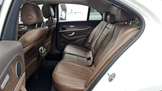 Mercedes-Benz E-Class W213 E220d 4MATIC 2017 26