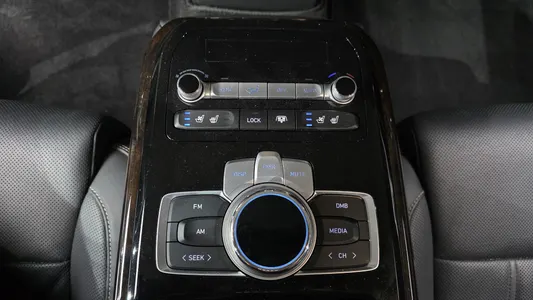 Genesis G90 3.8 AWD 2020 37