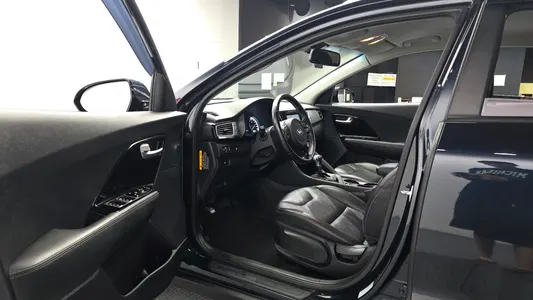 Kia Niro 2017 10