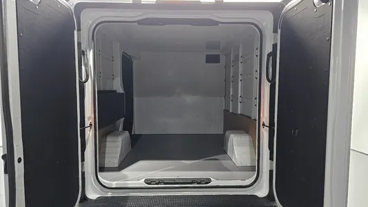 Hyundai ST1 2024 18