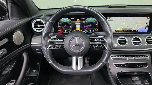 Mercedes-Benz E-Class W213 E220d 4MATIC AMG Line 2022 13