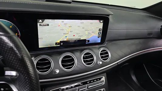 Mercedes-Benz E-Class W213 E220d 4MATIC AMG Line 2022 15