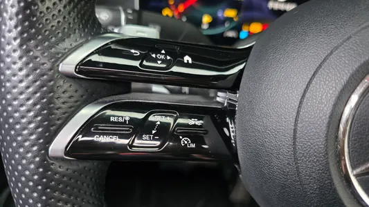 Mercedes-Benz E-Class W213 E220d 4MATIC AMG Line 2022 19