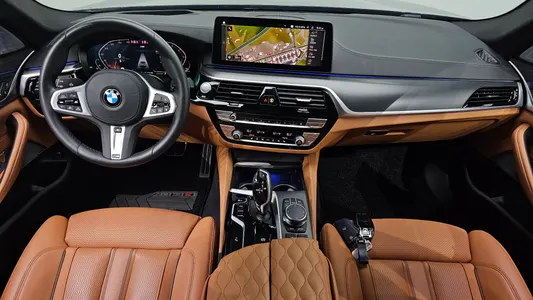 BMW 5 Series (G30) 520i M 2022 7