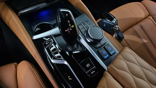 BMW 5 Series (G30) 520i M 2022 9