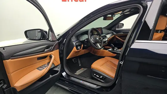 BMW 5 Series (G30) 520i M 2022 10