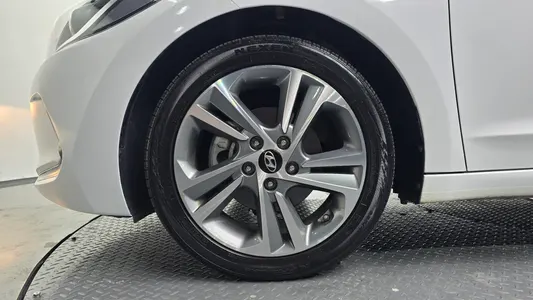 Hyundai AD 1.6 GDI 2017 5