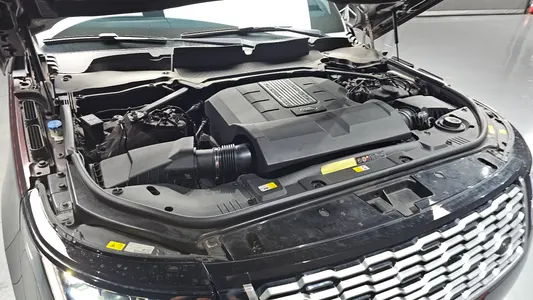 Land Rover 4 5.0 SC SV AB LWB 2019 6