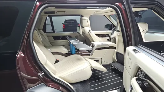 Land Rover 4 5.0 SC SV AB LWB 2019 11