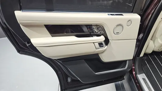 Land Rover 4 5.0 SC SV AB LWB 2019 25