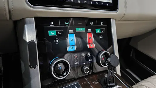 Land Rover 4 5.0 SC SV AB LWB 2019 28