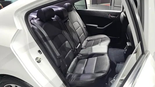 Kia K3 2015 11
