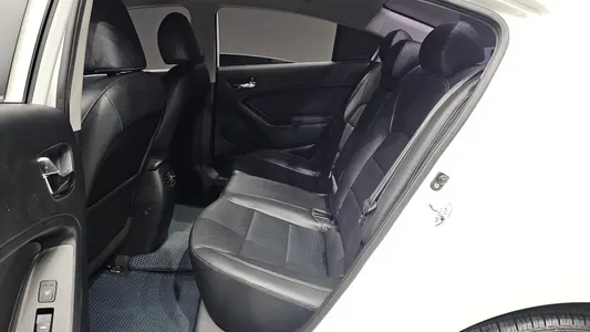Kia K3 2015 12