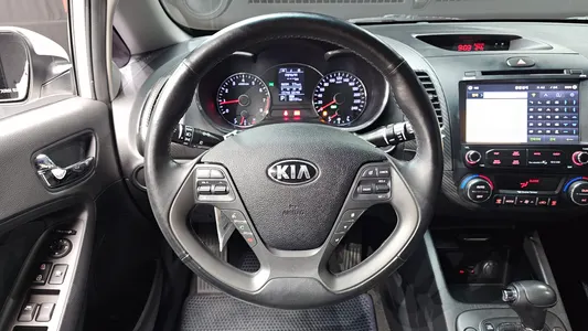 Kia K3 2015 13