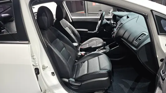 Kia K3 2015 26